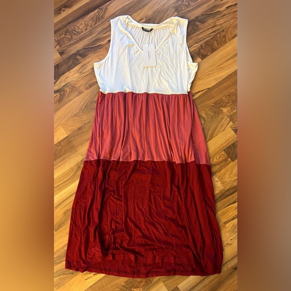 NWT Bloomchic dress white pink and red with lots of stretch size 14-16 - Picture 4 of 4